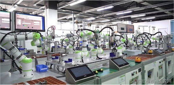 長廣溪智造 以“機(jī)汽共融”引領(lǐng)未來，智能工廠榮獲恰佩克年度示范應(yīng)用場(chǎng)景獎(jiǎng)